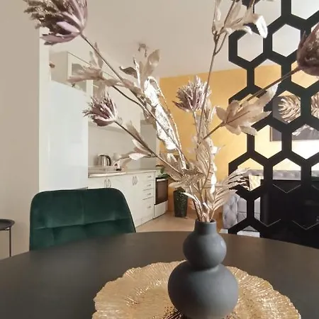 Mirage Lux 莫斯塔尔